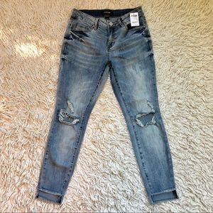 NWT Refuge Distressed Raw Hem Skinny Jean
